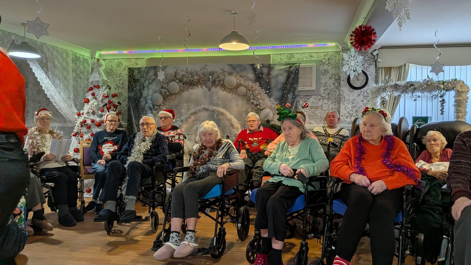Harbour Healthcare Homes Unite in Song for Heart-Warming Christmas Jumper Day