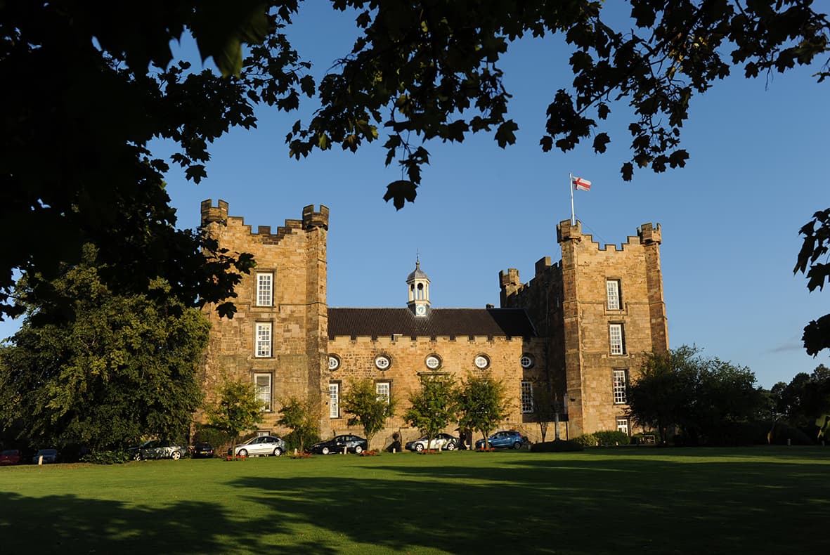 Lumley to Launch a Worldwide Quiz Night