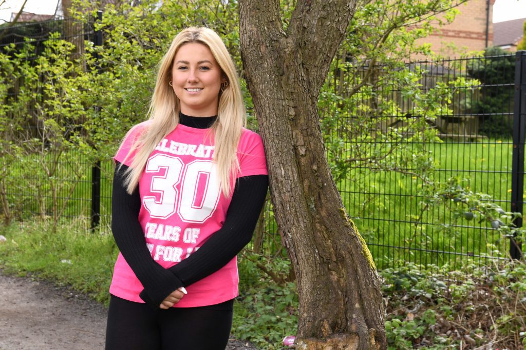 Kyler Welsh, from Sunderland, to Race for Life in memory of her mam